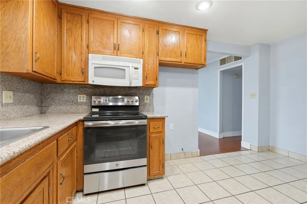 Additional image 14 of 2826 E Hampton Way, Fresno, CA 93726