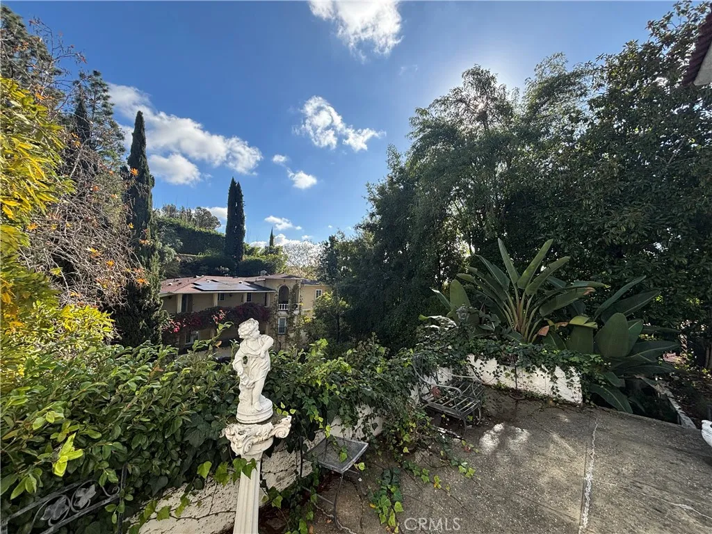 Additional image 12 of 2329 N Edgemont St, Los Angeles, CA 90027