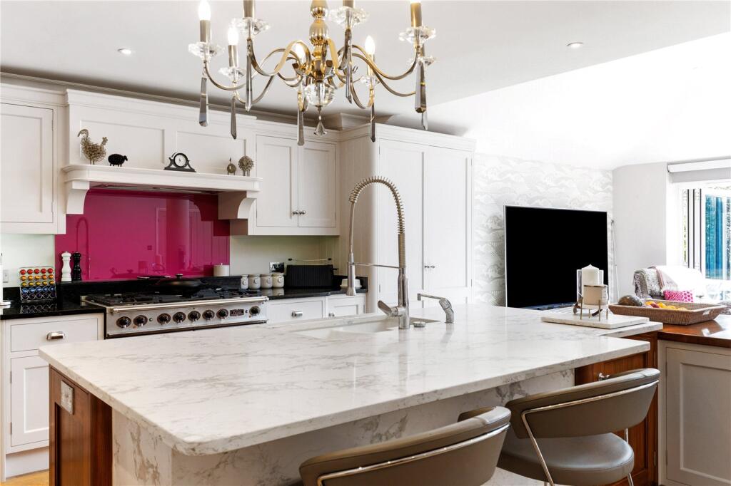 Additional image 10 of Crouch Hall Lane, Redbourn, St. Albans, Hertfordshire, AL3