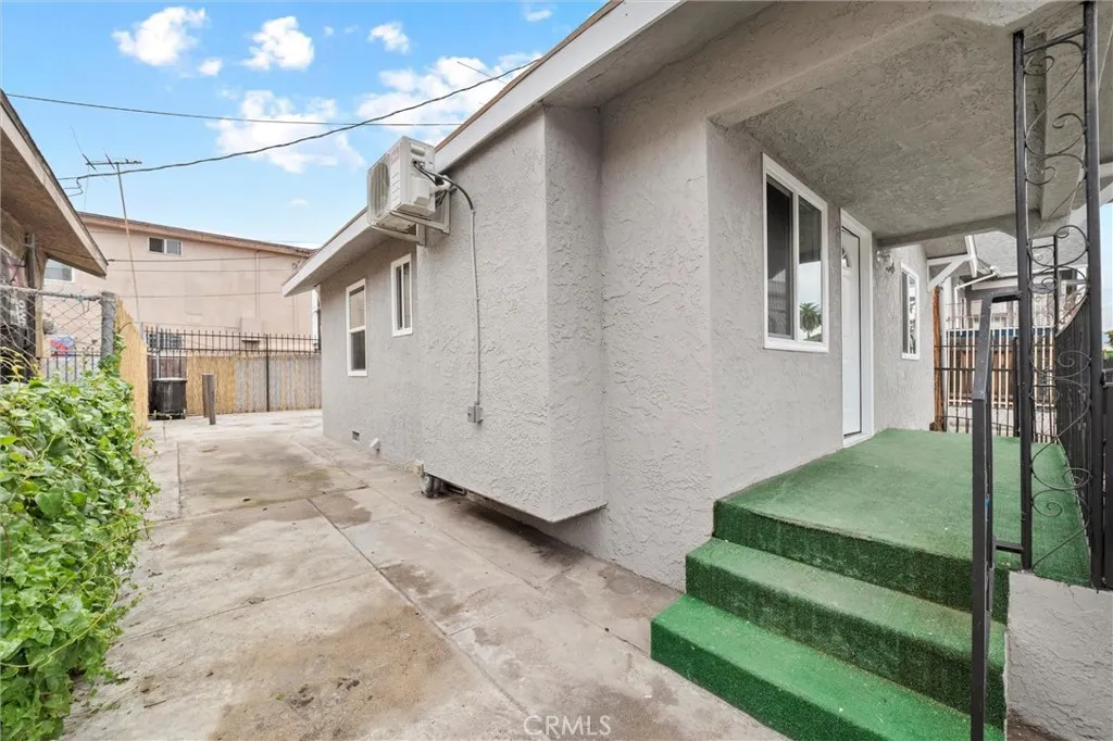 Additional image 43 of 2315 Stanford Avenue, Los Angeles, CA 90011