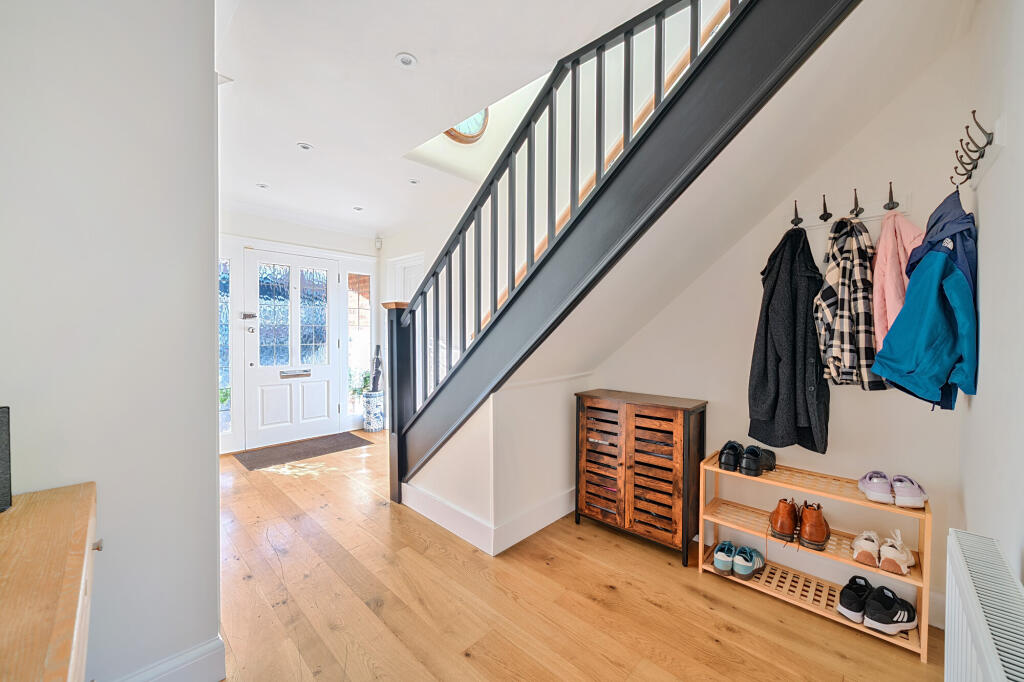 Additional image 18 of Carpenders Close, Harpenden, AL5