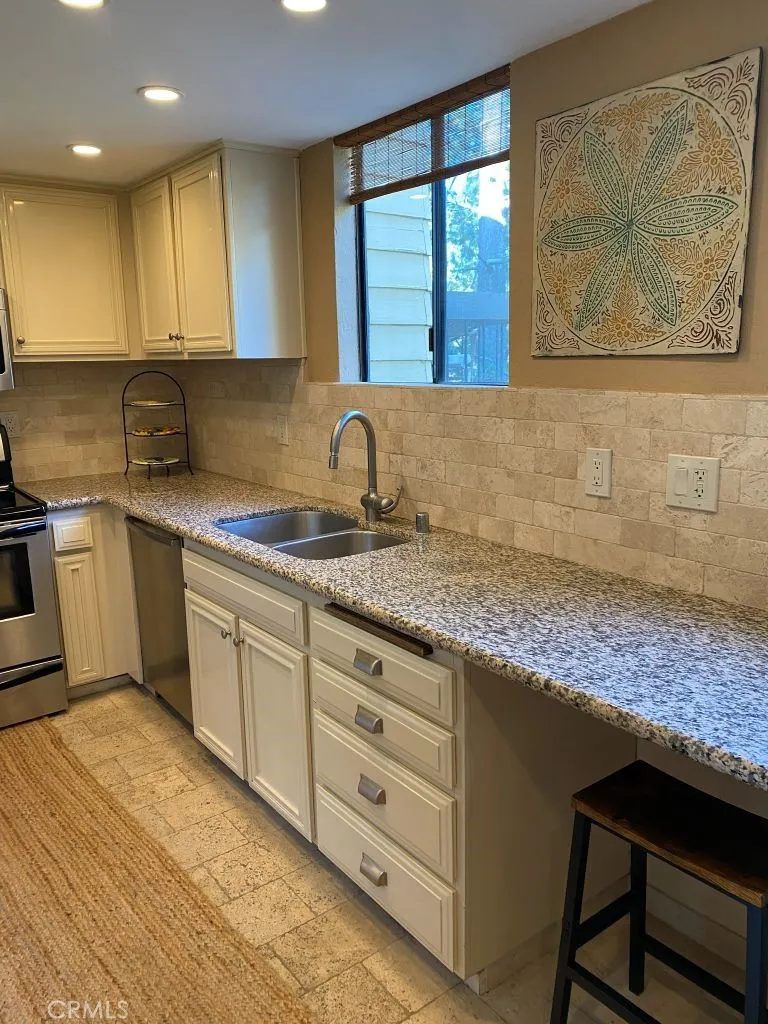 Additional image 48 of 27657 Peninsula Drive Unit 106, Lake Arrowhead, CA 92352