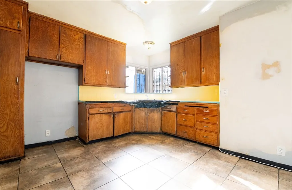 Additional image 29 of 3421 S Dunsmuir Ave, Los Angeles, CA 90016