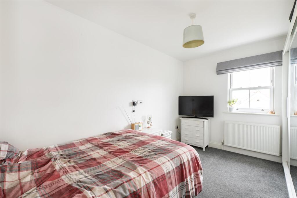 Additional image 7 of 35 High Street, Sandridge, St Albans