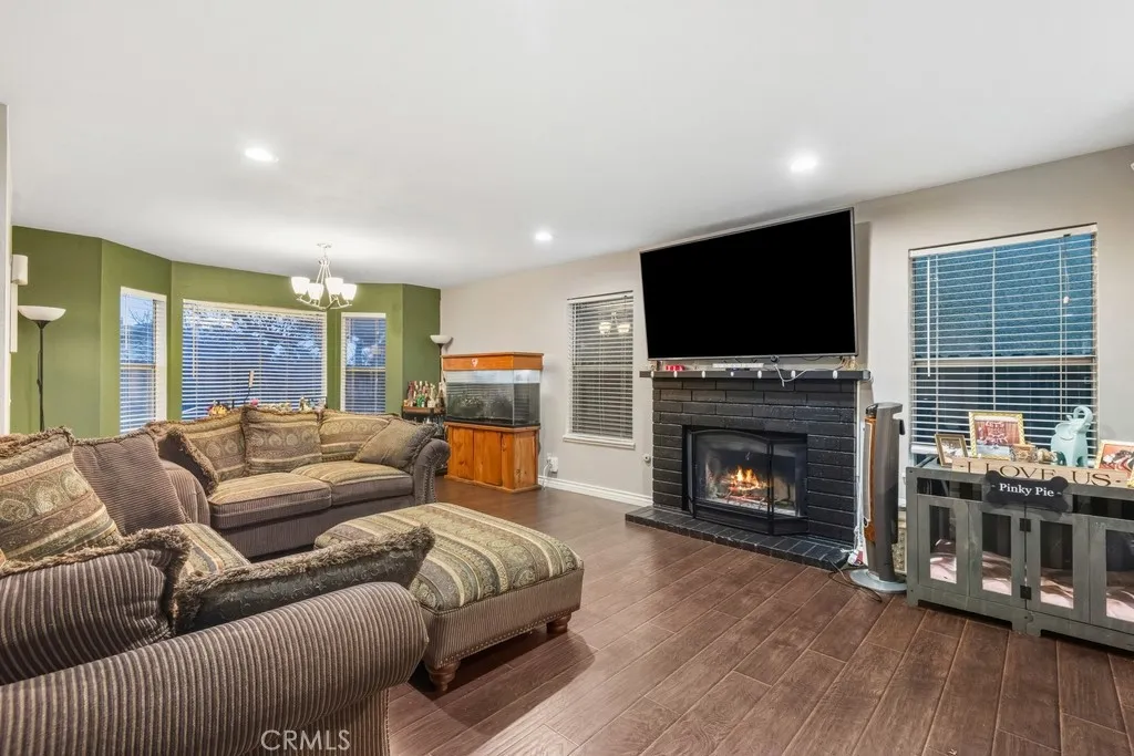 Additional image 25 of 877 N Quince Avenue, Rialto, CA 92376