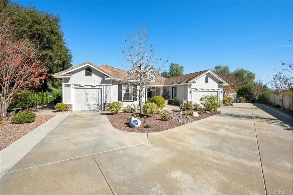 Property image for 1089 Inverlochy Drive, Fallbrook, CA 92028