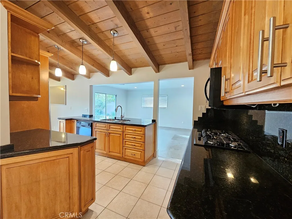 Additional image 59 of 17530 Tuba Street, Northridge, CA 91325