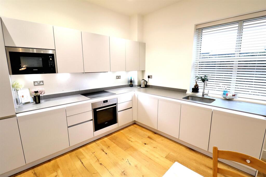 Additional image 8 of Parkgate House, Great North Road, Hatfield