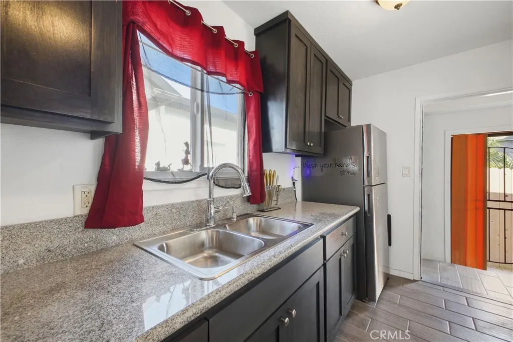 Additional image 33 of 1250 W 87th St, Los Angeles, CA 90044