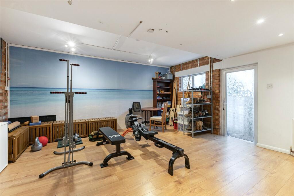 Additional image 9 of Roundwood Lane, Harpenden, Hertfordshire, AL5