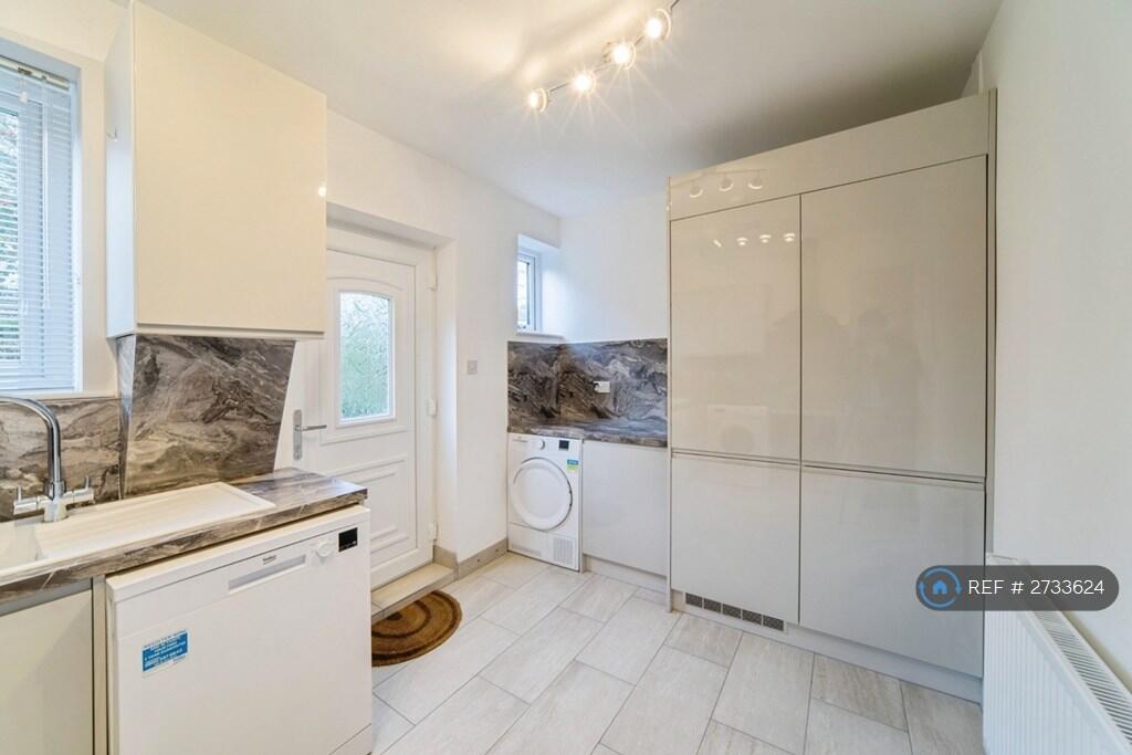 Additional image 7 of Hyde View Road, Harpenden, AL5