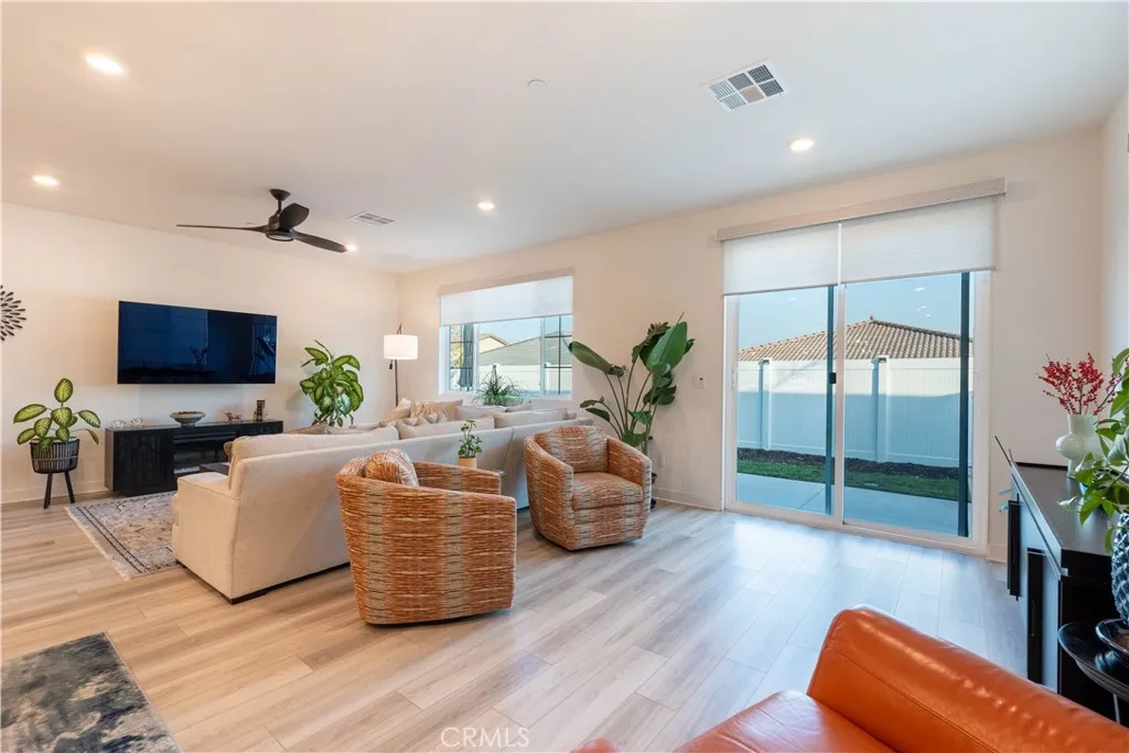 Additional image 50 of 565 Hudson Way, Rialto, CA 92377