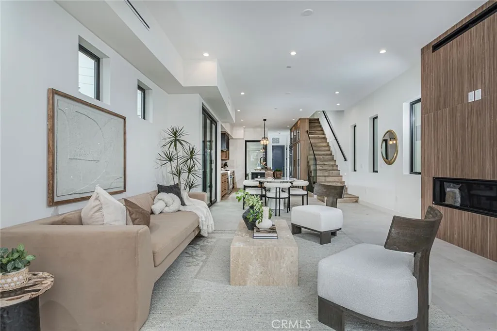 328 3rd, Huntington Beach, CA 92648 photo 3