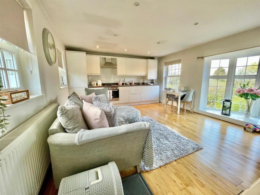 Additional image 5 of West End Lane, Essendon, Hatfield