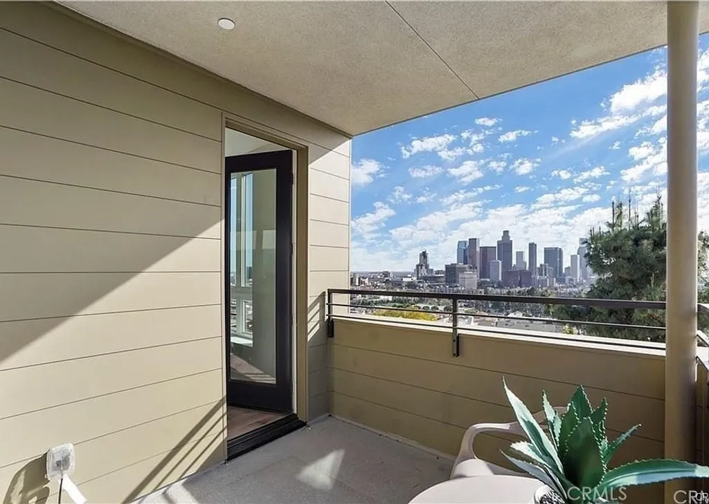 Additional image 17 of 1056 N Joels Place, Los Angeles, CA 90012