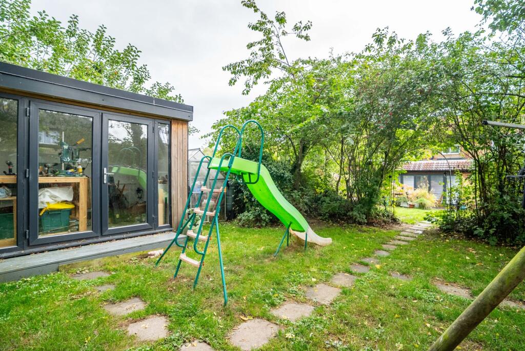 Additional image 23 of Ardens Way, St. Albans, Hertfordshire, AL4