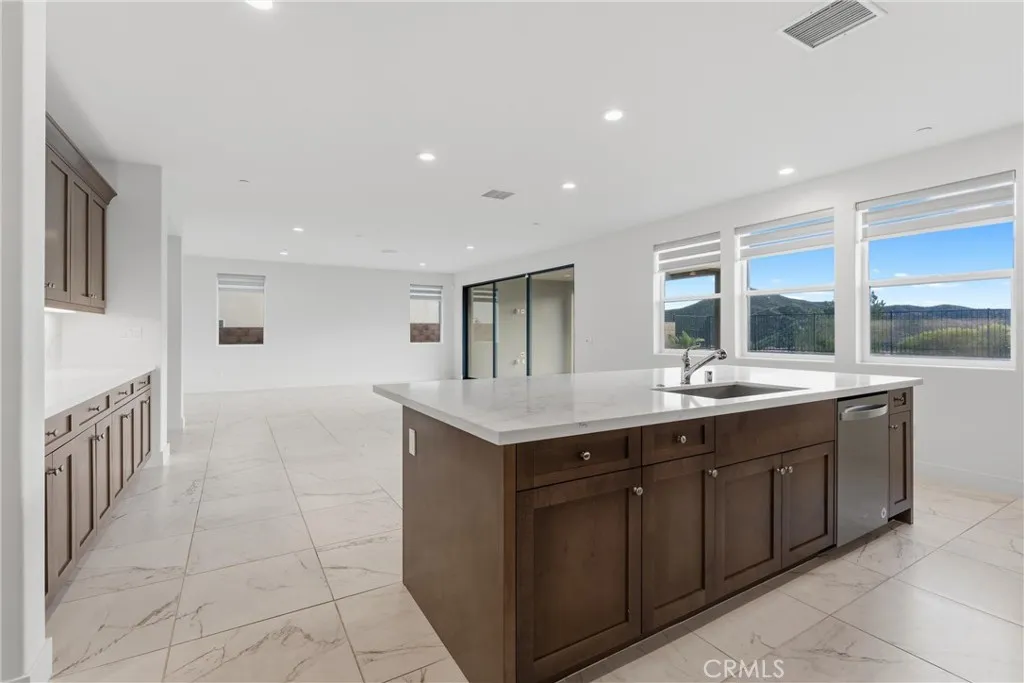 Additional image 47 of 19038 Carranza Ln, Saugus, CA 91350