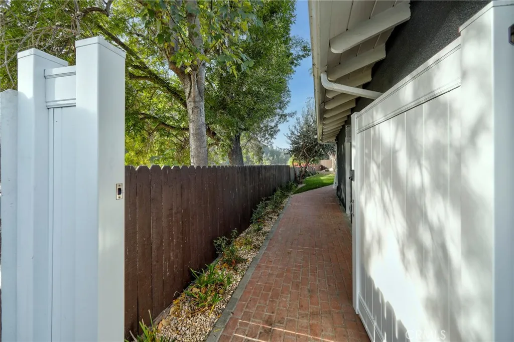 Additional image 75 of 3212 W Valley Heart Drive, Burbank, CA 91505