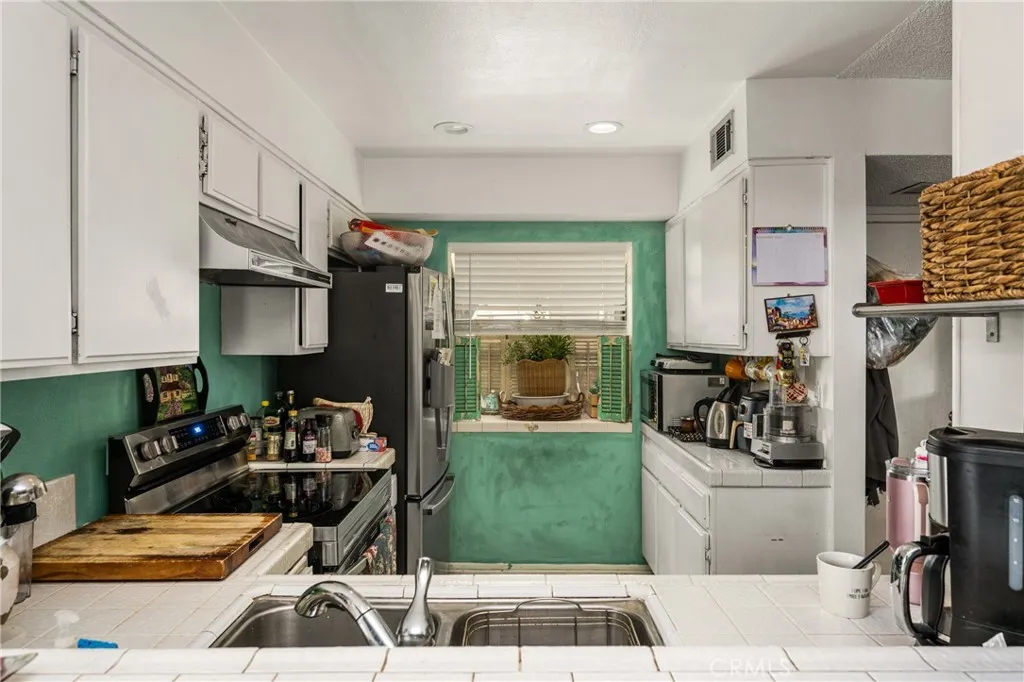 Additional image 8 of 25287 Pine Creek Lane, Wilmington, CA 90744