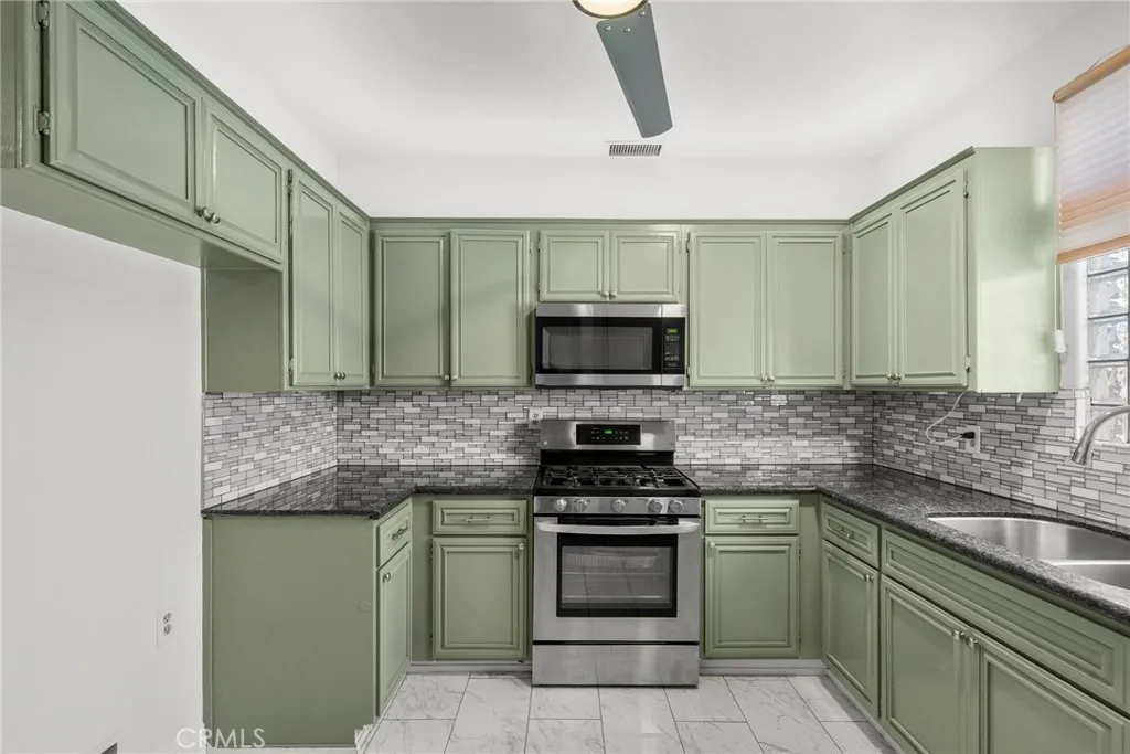 Additional image 14 of 18347 Saticoy Street Unit 24, Reseda, CA 91335