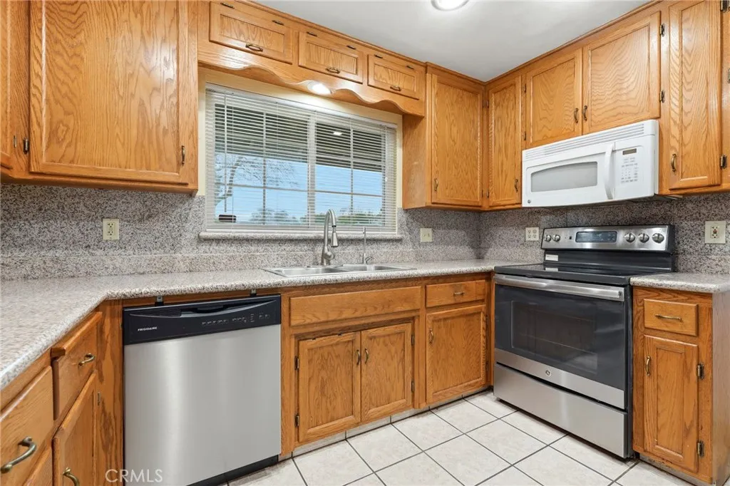 Additional image 40 of 2826 E Hampton Way, Fresno, CA 93726