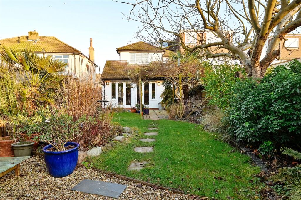 Additional image 25 of Oakwood Drive, St. Albans, Hertfordshire