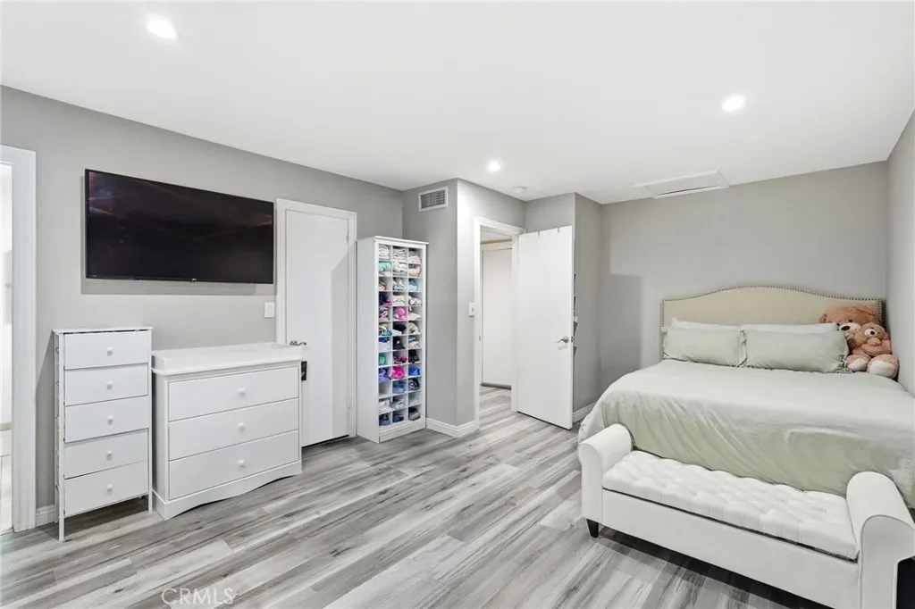 Additional image 18 of 10220 Zelzah Unit 4, Northridge, CA 91325