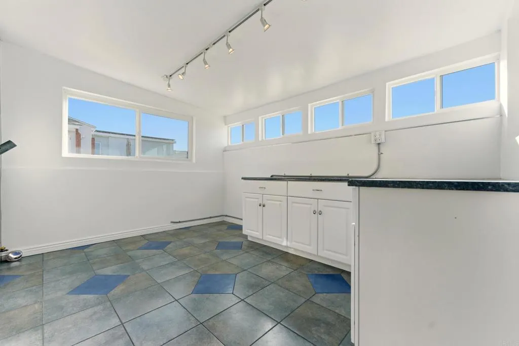 Additional image 84 of 962 Hanover Street, San Diego, CA 92114