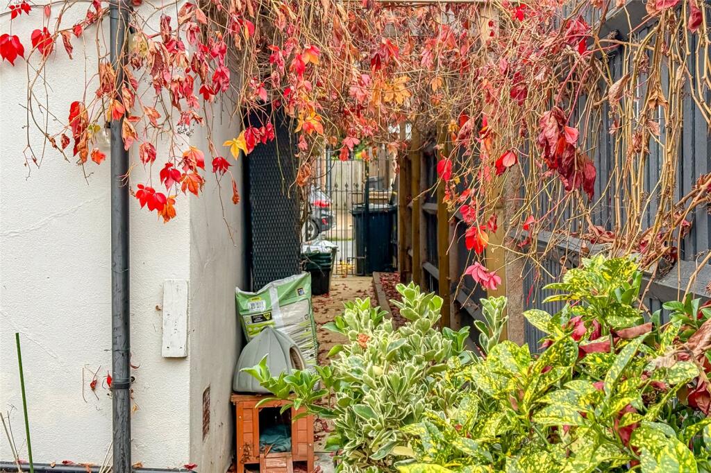 Additional image 17 of Coleswood Road, Harpenden, Hertfordshire, AL5