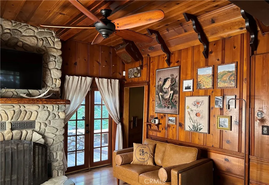 Additional image 38 of 23348 Outlook Ln, Crestline, CA 92325