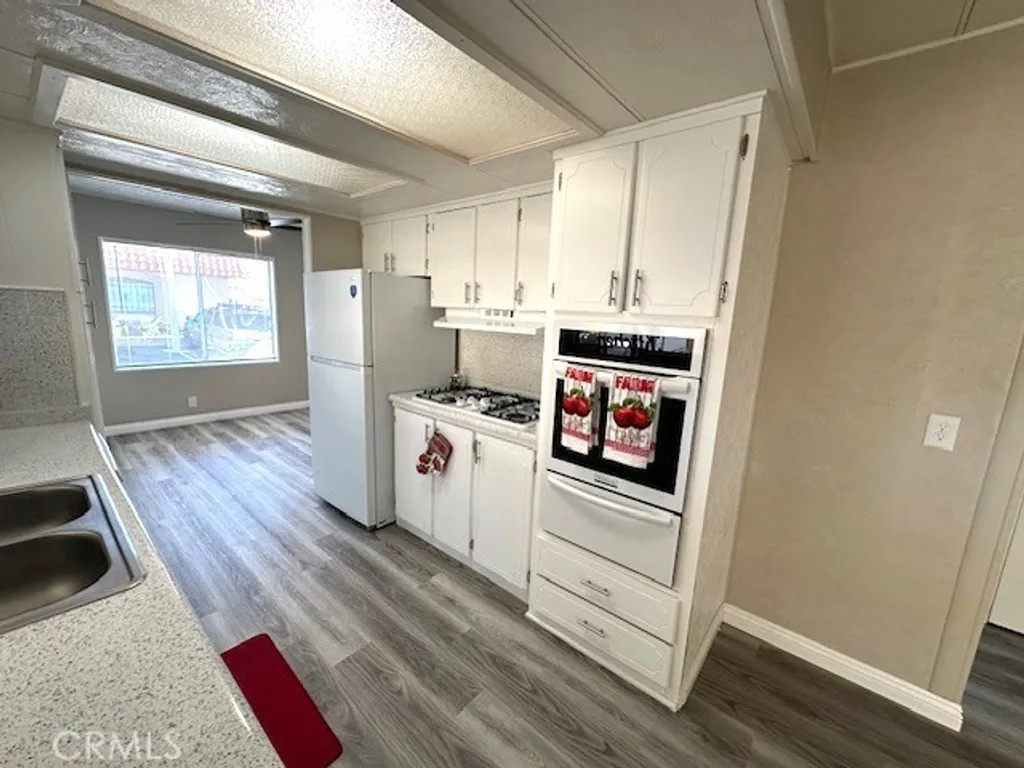 Additional image 4 of 881 N. Lake Street Unit 202, Hemet, CA 92544