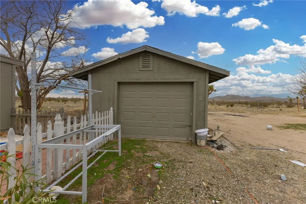 Additional image 32 of 18967 Tawney Road #A/B, Adelanto, CA 92301