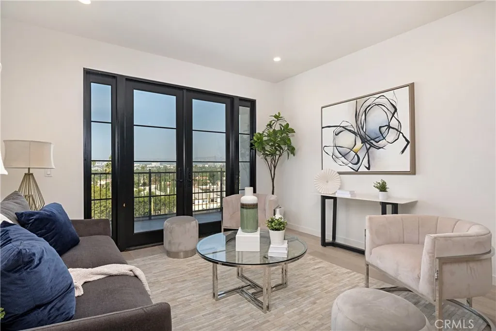 Additional image 3 of 1333 S Orange Grove Avenue Unit 205, Los Angeles, CA 90019