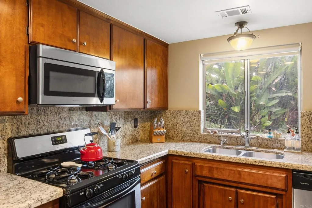 Additional image 7 of 855 Rosemary Lane, Vista, CA 92081