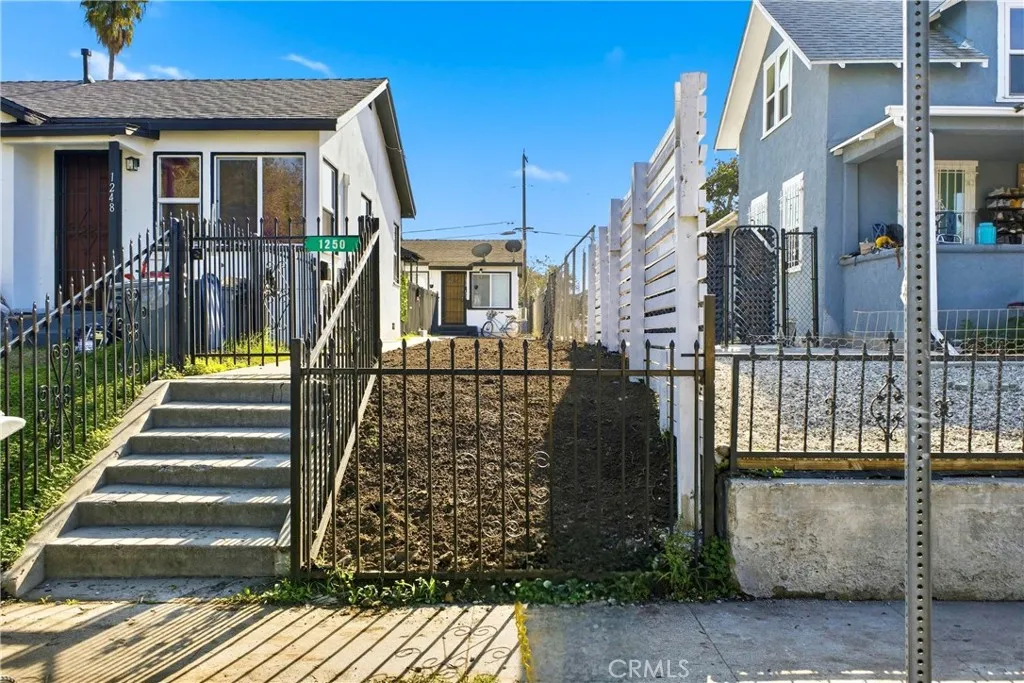 Additional image 4 of 1250 W 87th St, Los Angeles, CA 90044