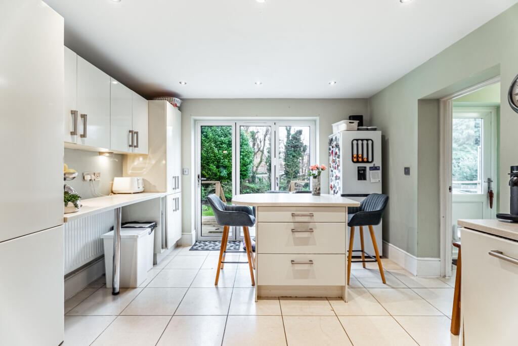 Additional image 4 of Meads Lane, Wheathampstead, St. Albans, Hertfordshire, AL4