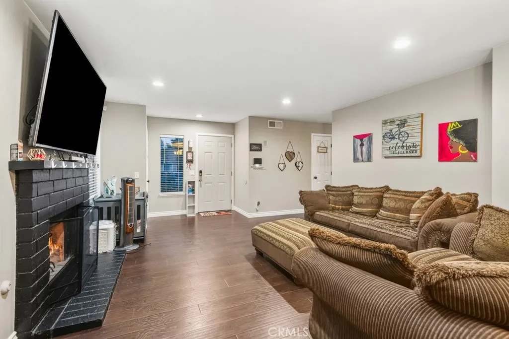 Additional image 27 of 877 N Quince Avenue, Rialto, CA 92376