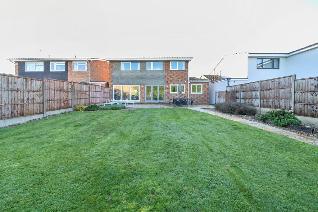 Additional image 11 of Carpenders Close, Harpenden, AL5