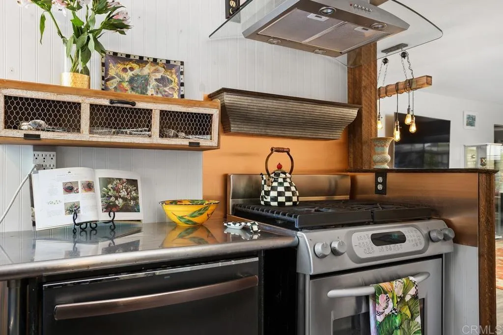 Additional image 19 of 1529 Temple Heights Drive, Oceanside, CA 92056