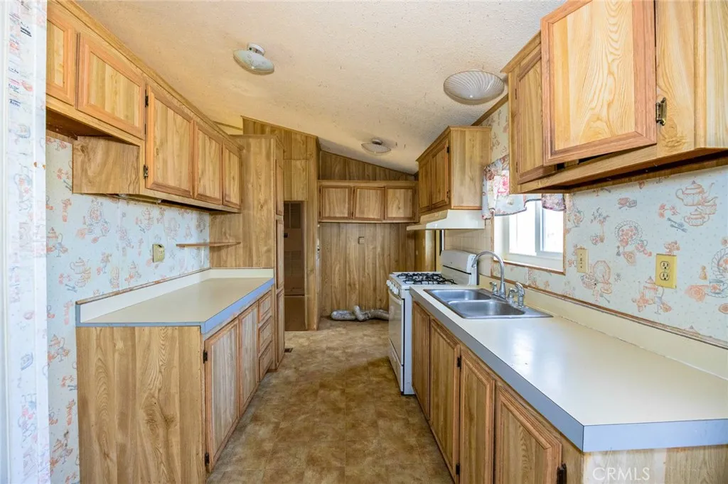 Additional image 81 of 4232 Coyote Road, Phelan, CA 92371