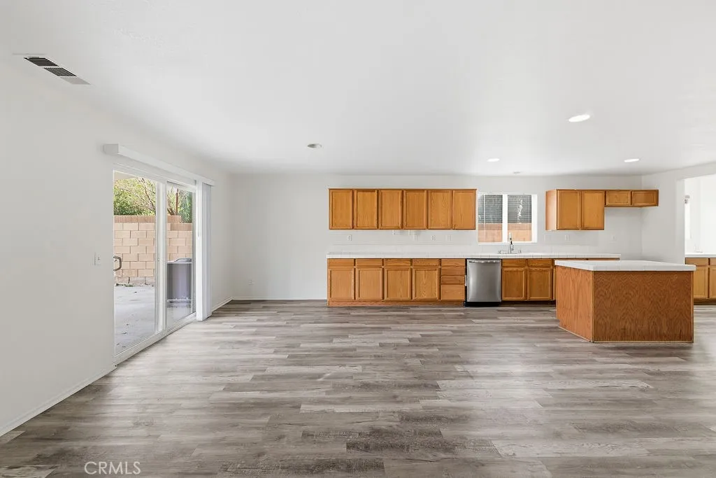 Additional image 18 of 43336 22nd St W, Lancaster, CA 93536