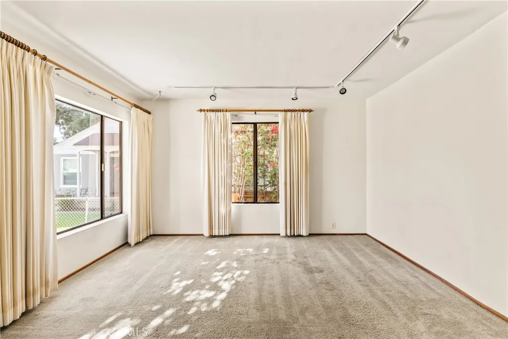 Additional image 15 of 531 N Niagara St, Burbank, CA 91505