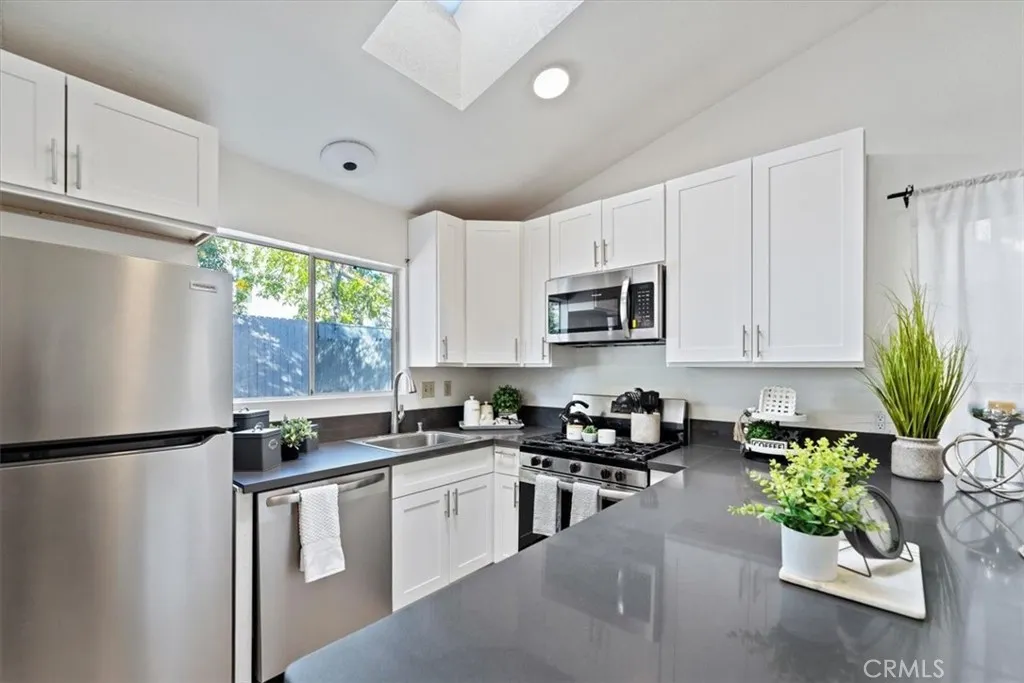 Additional image 16 of 13966 Green Vista Dr, Fontana, CA 92337