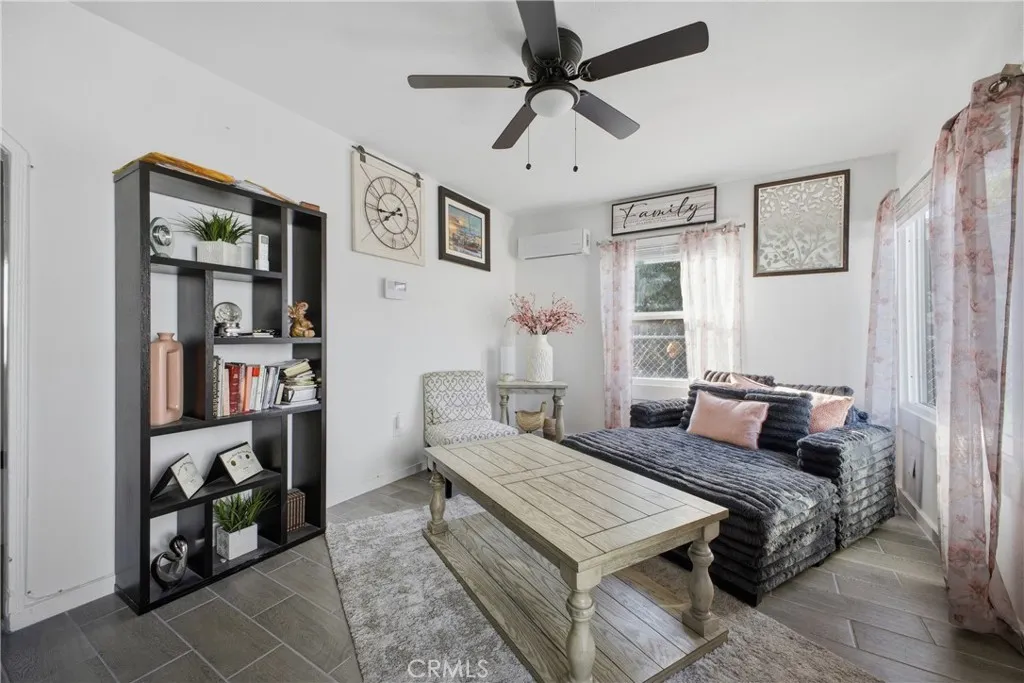 Additional image 14 of 1250 W 87th St, Los Angeles, CA 90044