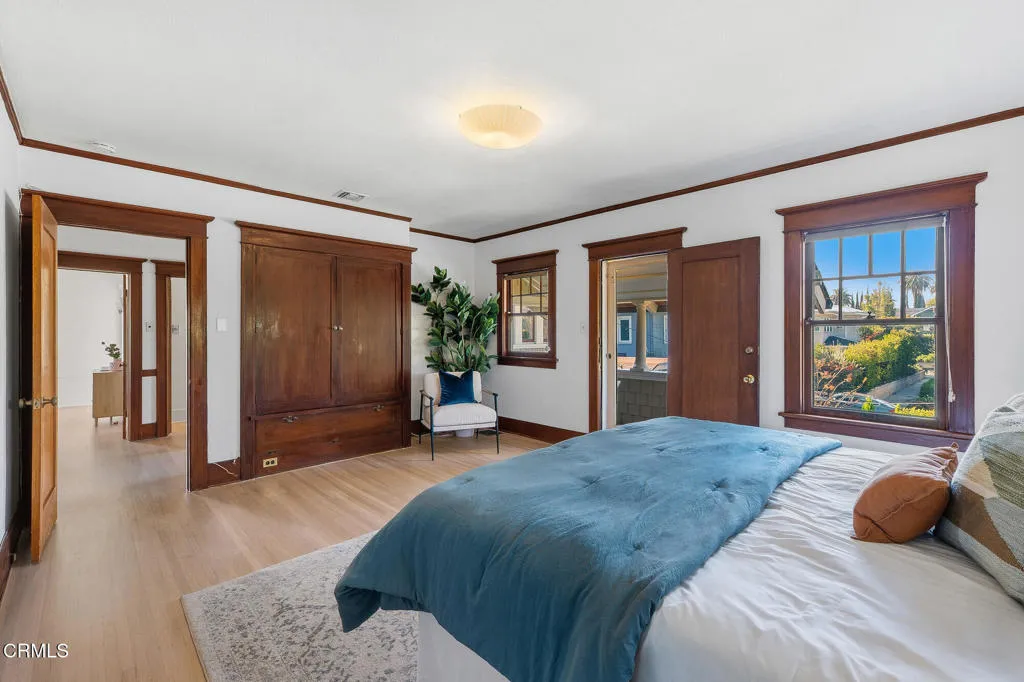 Additional image 111 of 111 S Wilton Place, Los Angeles, CA 90004