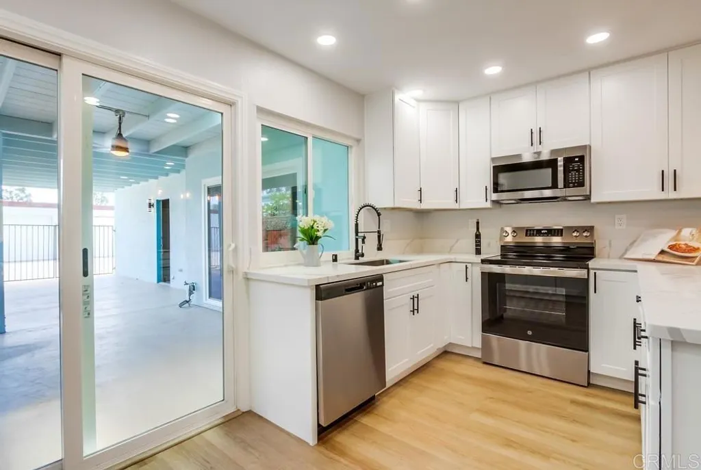 Additional image 3 of 3839 Vista Campana S Unit 6, Oceanside, CA 92057