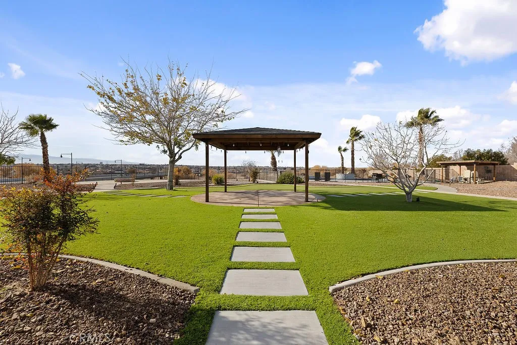 Additional image 125 of 18785 Sahale, Apple Valley, CA 92307