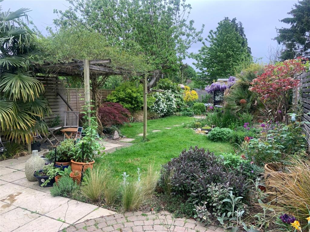 Additional image 10 of Oakwood Drive, St. Albans, Hertfordshire