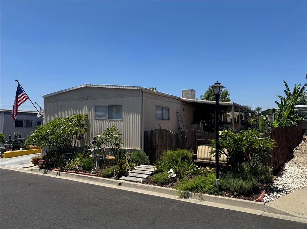 2755 Arrow Highway Unit 28, La Verne, CA 91750