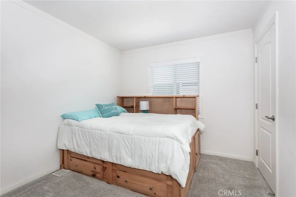 Additional image 39 of 18 Portola, San Fernando, CA 91345